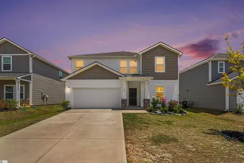 121 Layken Dr, Fountain Inn, SC 29644