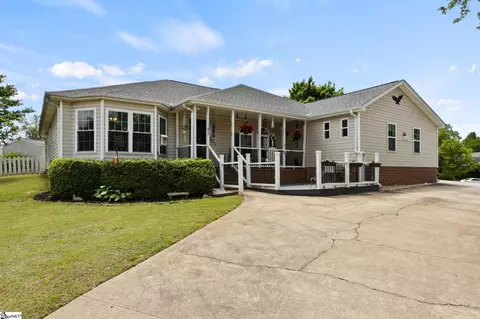 216 Cornelson Dr, Greer, SC 29651
