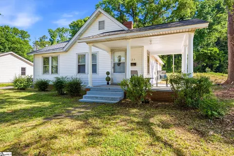 524 Church St, Laurens, SC 29360