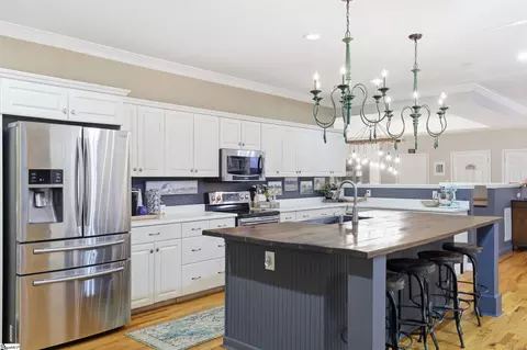 402 Ragsdale Rd, Greenville, SC 29611