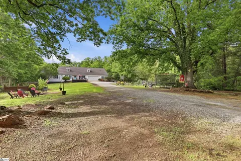 402 Ragsdale Rd, Greenville, SC 29611