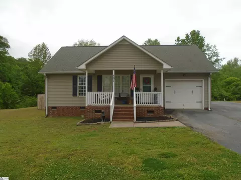 501 Caldwell St, Campobello, SC 29322