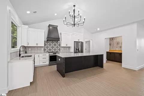 Kitchen - 329 Wall St, Campobello, SC 29322 photo 1 of 2