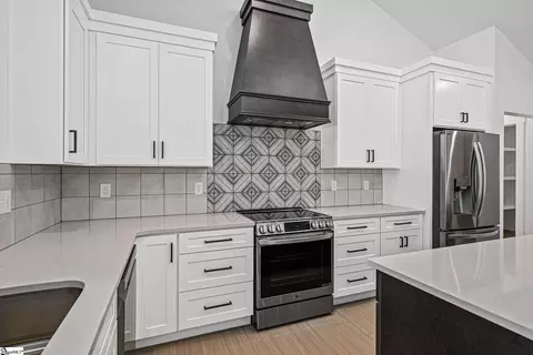 Kitchen - 329 Wall St, Campobello, SC 29322 photo 2 of 2