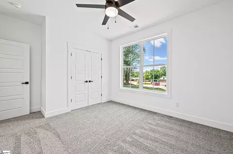 Bedroom - 329 Wall St, Campobello, SC 29322 photo 4 of 8