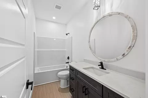 Bath - 329 Wall St, Campobello, SC 29322 photo 3 of 3