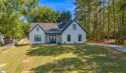 Exterior - 329 Wall St, Campobello, SC 29322 photo 2 of 2