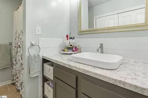 Bath - 2804 Echo Trl, Anderson, SC 29621 photo 3 of 4