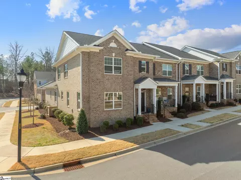 36 Peckham St, Greenville, SC 29607