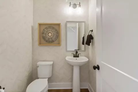 Entry Way - 27 Bramall Dr, Greer, SC 29651 photo 5 of 9