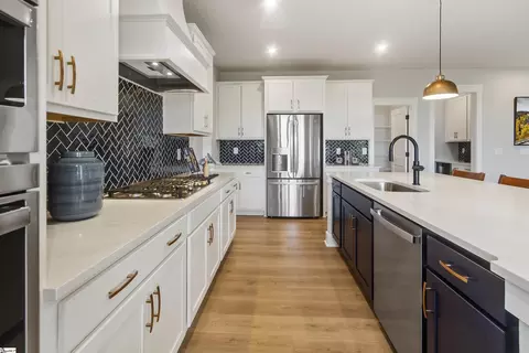Kitchen - 27 Bramall Dr, Greer, SC 29651 photo 2 of 3