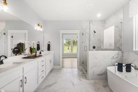 Bath - 27 Bramall Dr, Greer, SC 29651 photo 1 of 4