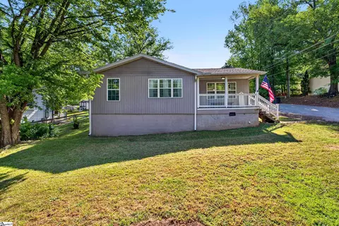 210 Sunnyside Dr, Greer, SC 29651