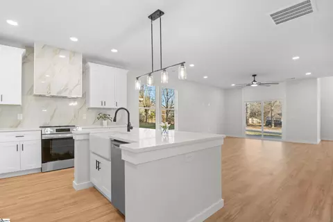 Kitchen - 301 Front St, Easley, SC 29640 photo 4 of 5