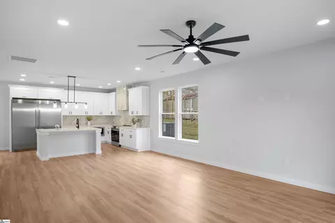 Living - 301 Front St, Easley, SC 29640 photo 4 of 6