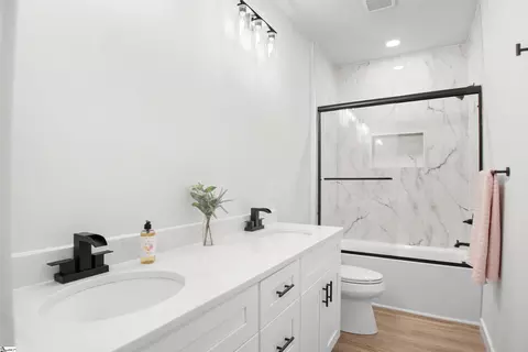 Bath - 301 Front St, Easley, SC 29640 photo 5 of 5