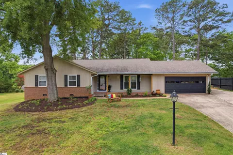 110 Ashley Oaks Dr, Simpsonville, SC 29680