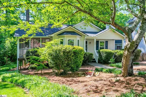 6 Goblet Ct, Greenville, SC 29609