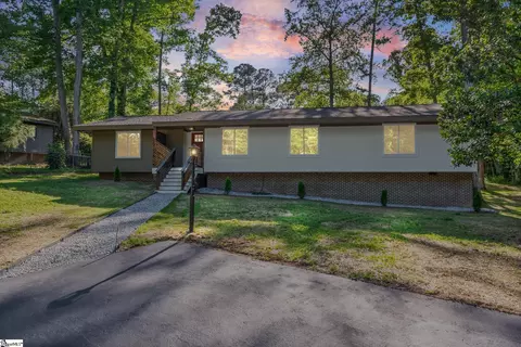 105 Canebreak Ln, Simpsonville, SC 29681