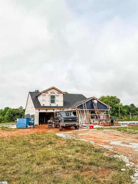 17952 Hwy 101 S, Gray Court, SC 29645