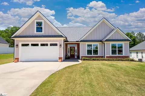 51 Wofford Rd, Taylors, SC 29687