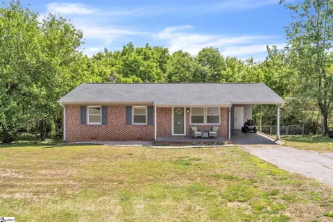 300 Fox Squirrel Ridge Rd, Pickens, SC 29671