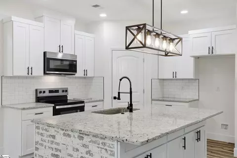 Kitchen - 206 Kendrick St, Greer, SC 29651 photo 2 of 2