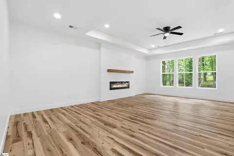 Living - 206 Kendrick St, Greer, SC 29651 photo 1 of 4