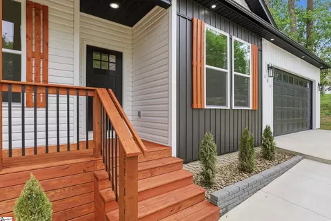 Exterior - 206 Kendrick St, Greer, SC 29651 photo 2 of 7