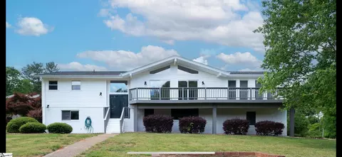 2 Buckhorn Dr, Greenville, SC 29609