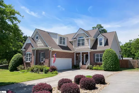 201 Franklin Oaks Ln, Greer, SC 29651