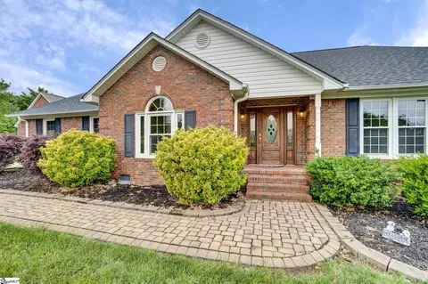506 Silver Ridge Dr, Greer, SC 29651