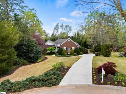205 View Forest Ct, Greer, SC 29651