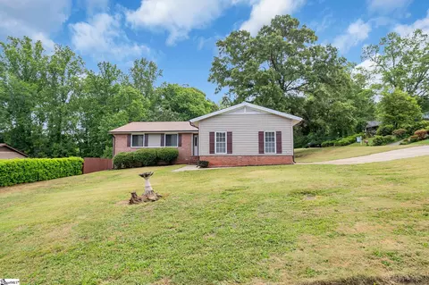 1100 Charter Oak Dr, Taylors, SC 29687