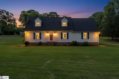 15 Hoedad Dr, Fountain Inn, SC 29644