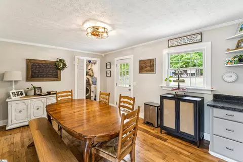 Dining - 817 Johnson Rd, Central, SC 29630 photo 2 of 3