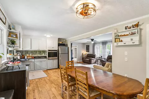 Dining - 817 Johnson Rd, Central, SC 29630 photo 3 of 3