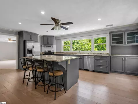 Kitchen - 7 Heartstone Ln, Landrum, SC 29356 photo 2 of 4