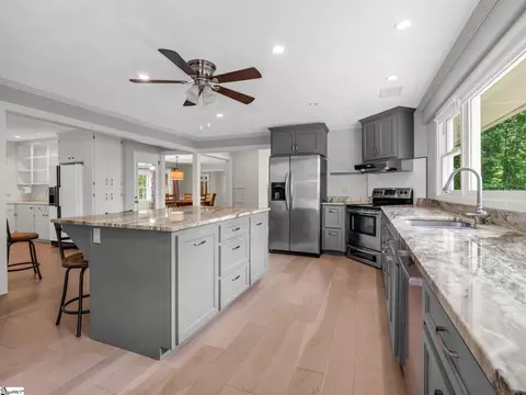 Kitchen - 7 Heartstone Ln, Landrum, SC 29356 photo 3 of 4