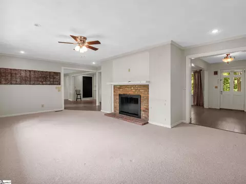 Living - 7 Heartstone Ln, Landrum, SC 29356 photo 1 of 2