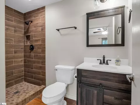Bath - 7 Heartstone Ln, Landrum, SC 29356 photo 5 of 5