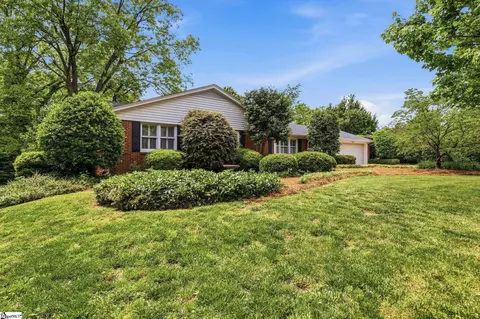 2 Yancey Dr, Greenville, SC 29615