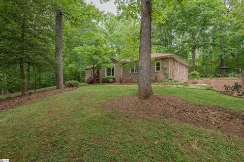 310 Beechwood Dr, Greer, SC 29651