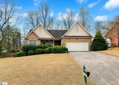 106 Meadowinds Dr, Spartanburg, SC 29306