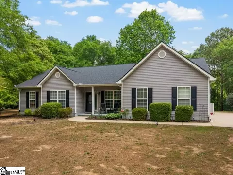 543 Thorn Cove Ln, Chesnee, SC 29323