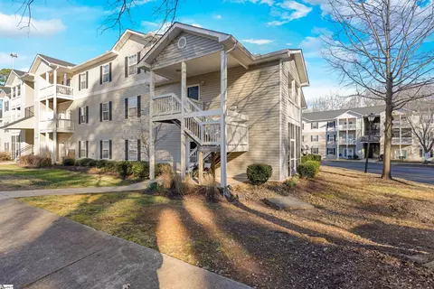 524 Mckenna Cir, Greenville, SC 29615