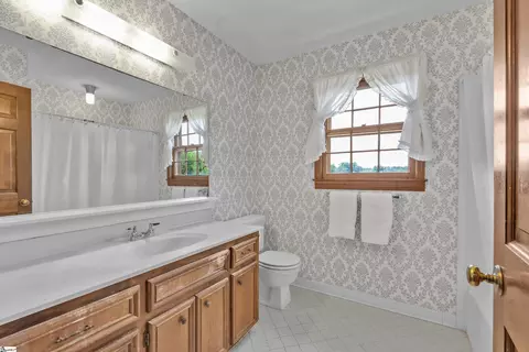 Bath - 708 Devenger Rd, Greer, SC 29650 photo 3 of 3