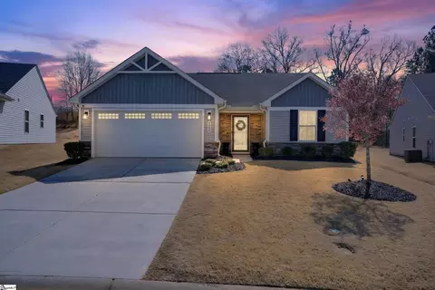 2053 Wexley Dr, Boiling Springs, SC 29316