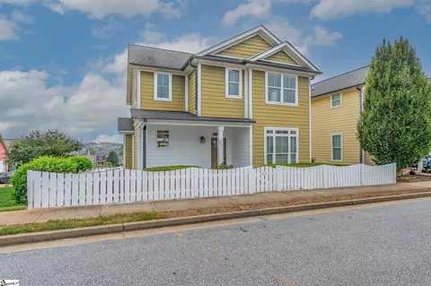 105 Lawndale Dr, Greer, SC 29651