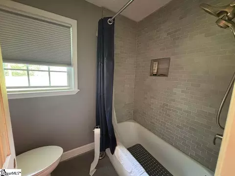 Bath - 927 Cardinal Dr, Easley, SC 29642 photo 1 of 5